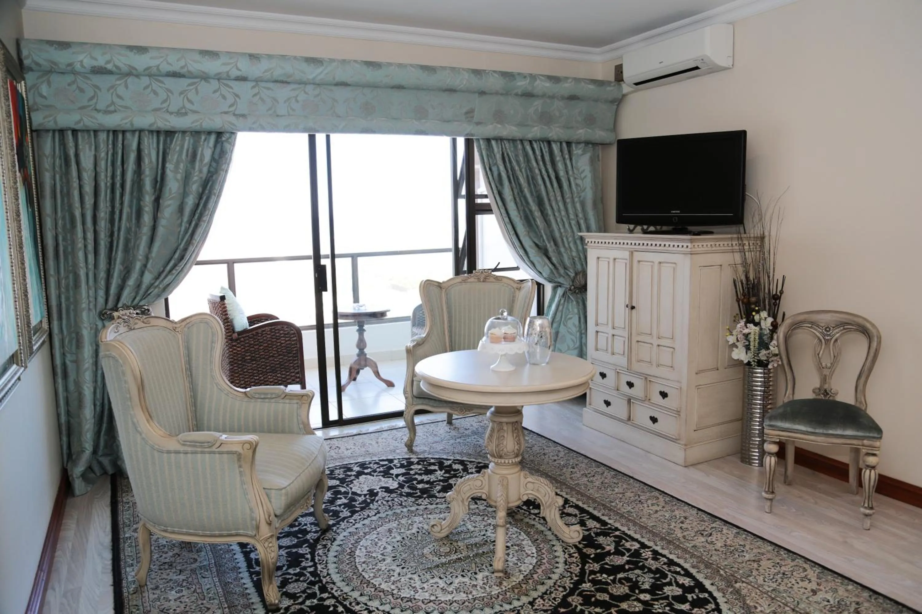 TV and multimedia in Misty Waves Boutique Hotel