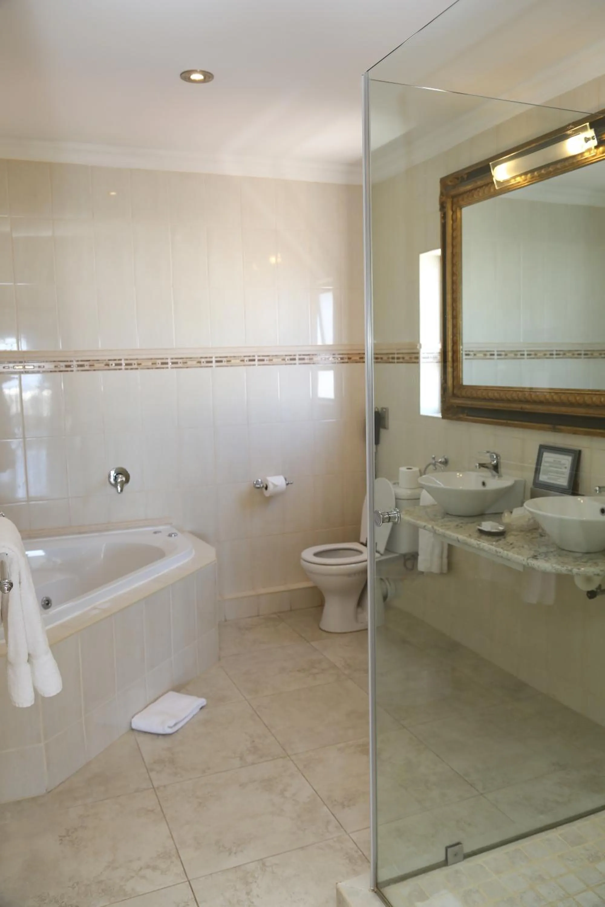 Bathroom in Misty Waves Boutique Hotel