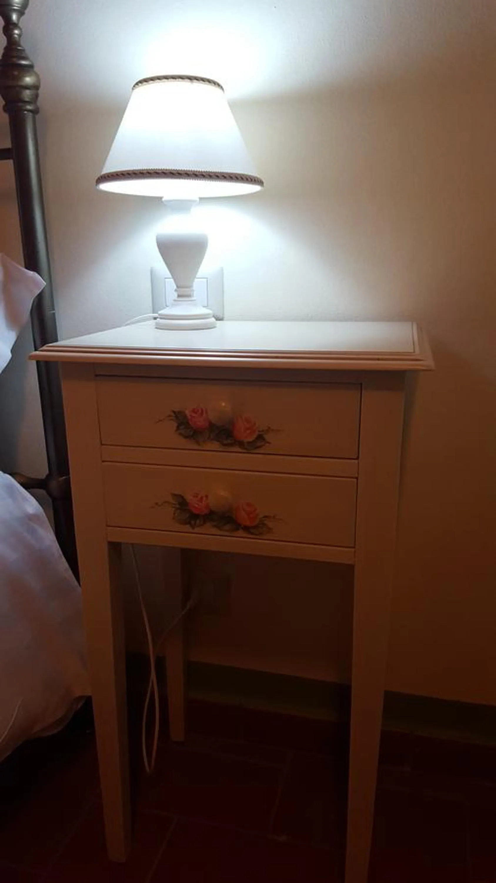 Decorative detail, Bed in Dimora Fra' Giovanni B&B Relais