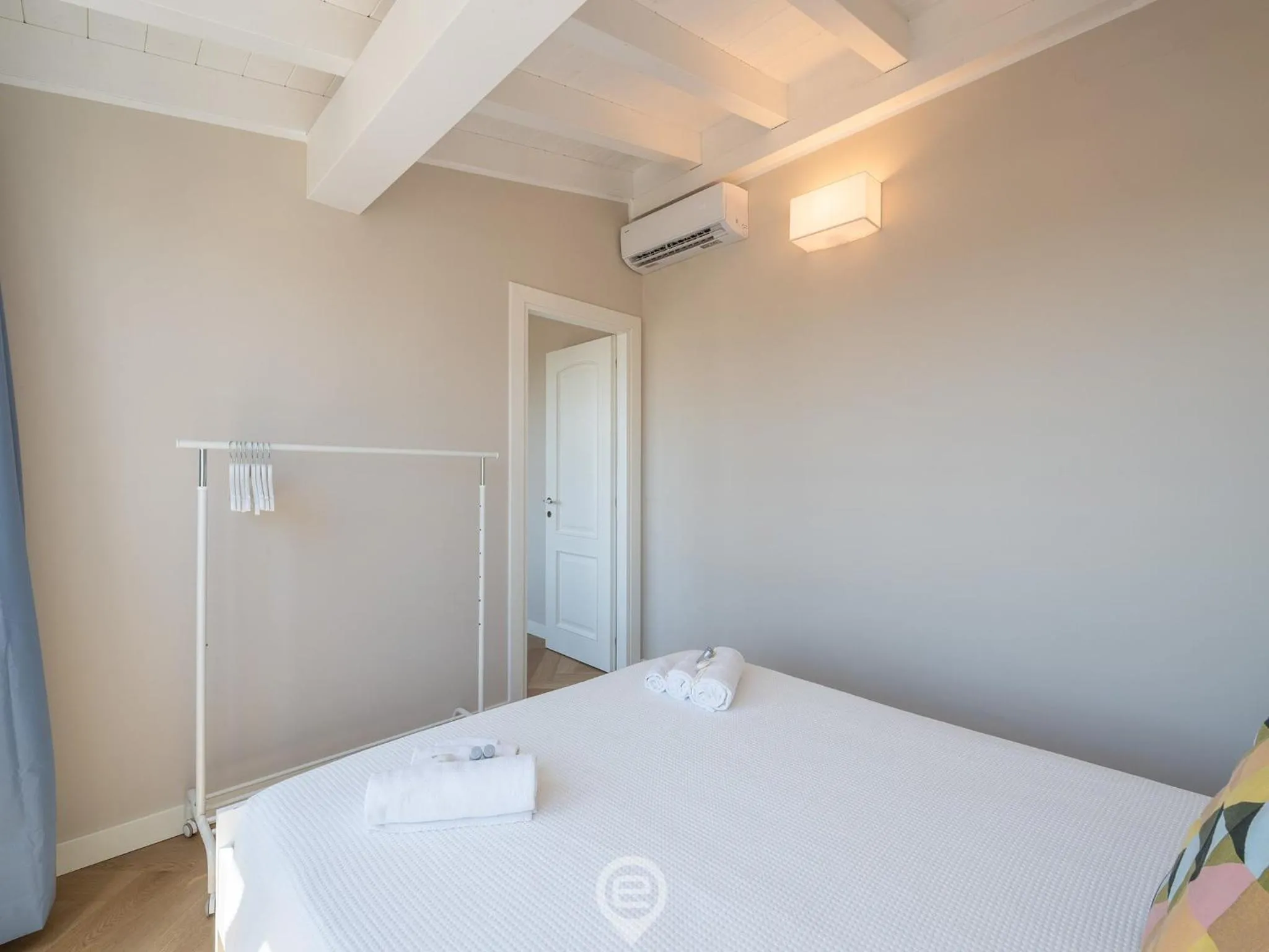Bedroom, Bed in Bellavista Apartment