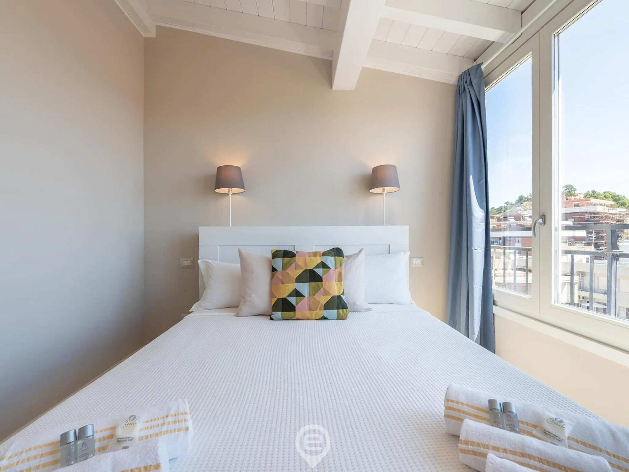Bedroom, Bed in Bellavista Apartment