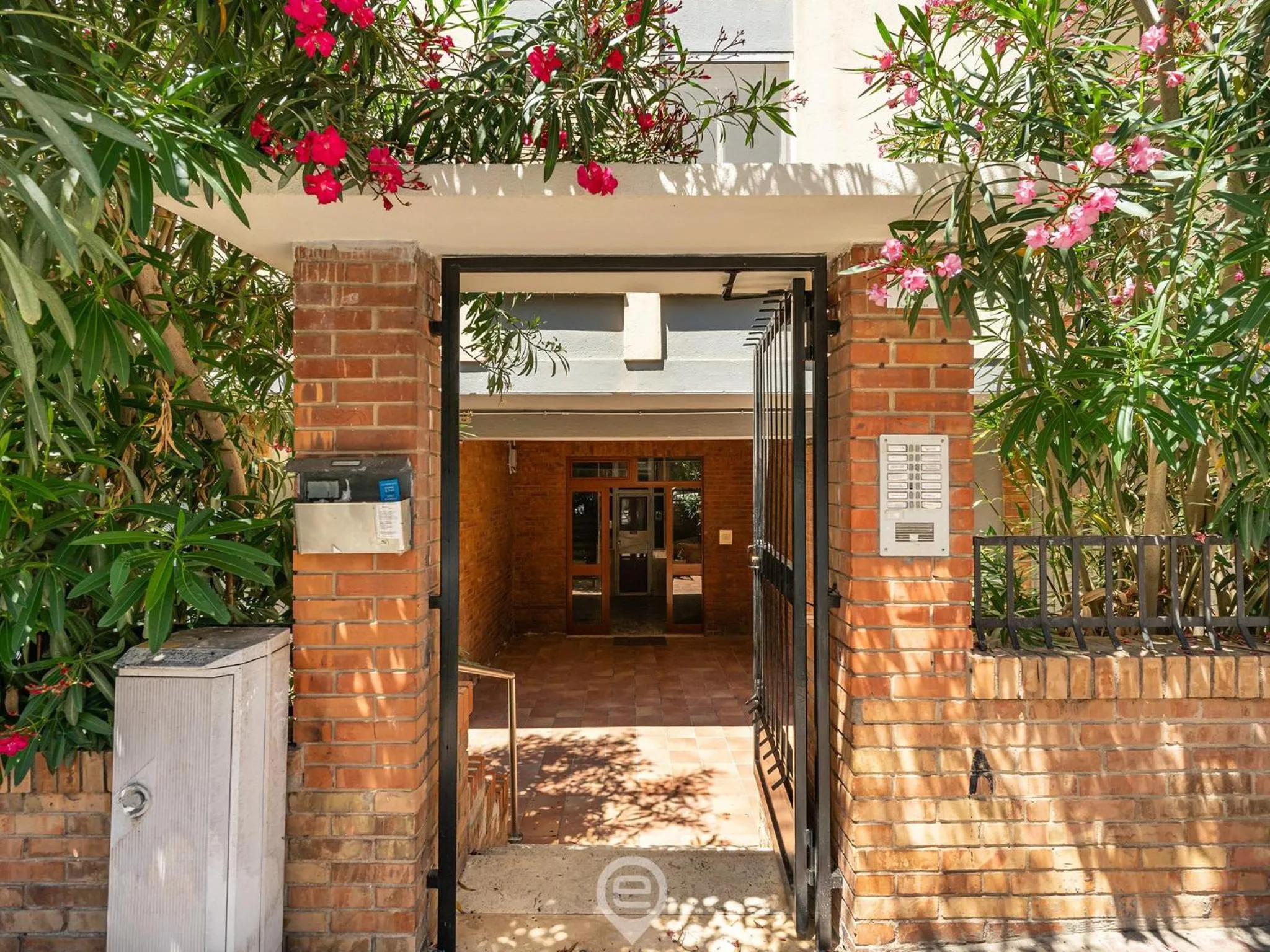 Facade/entrance in Bellavista Apartment