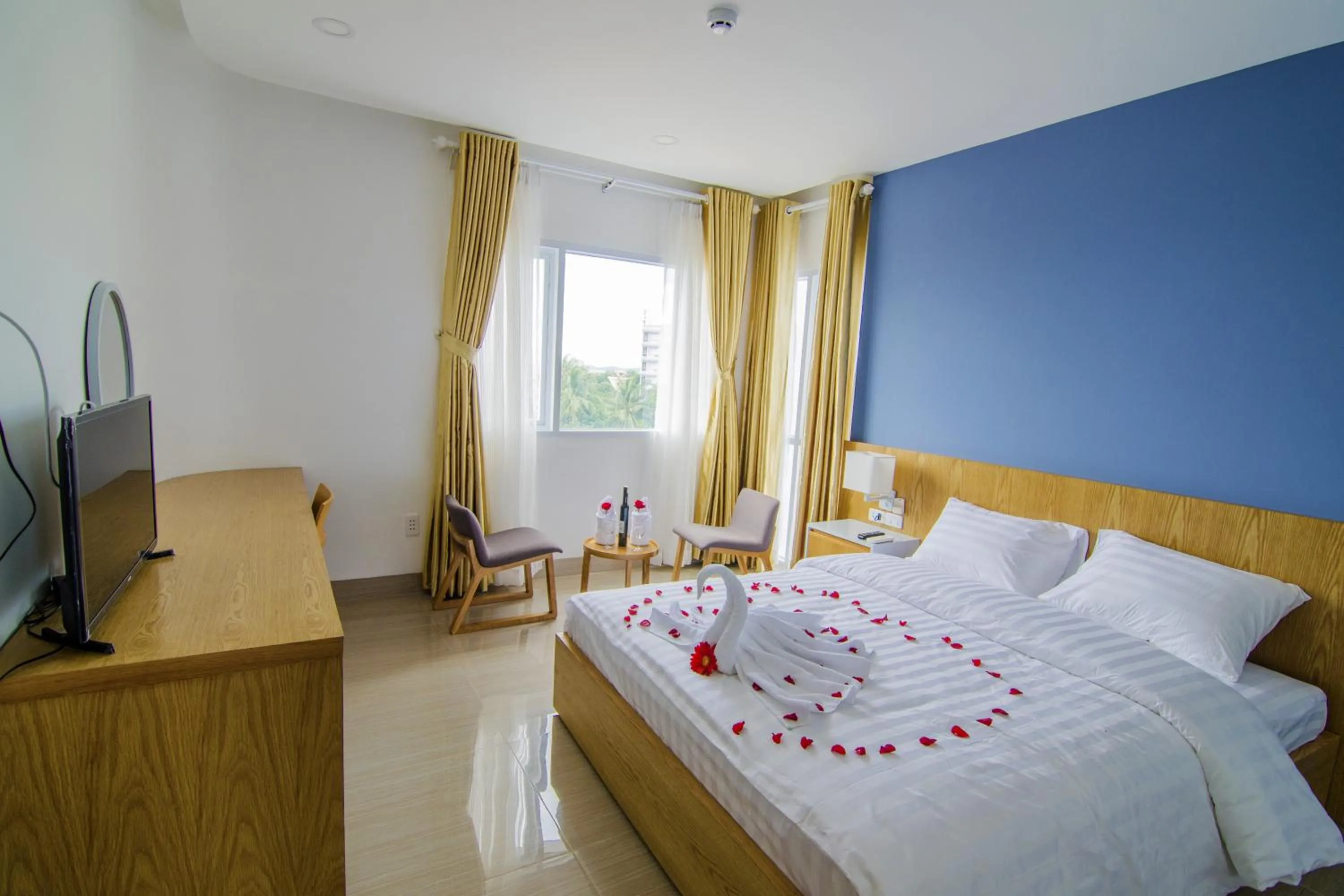 Photo of the whole room, Bed in Sailing Hotel Phú Quốc
