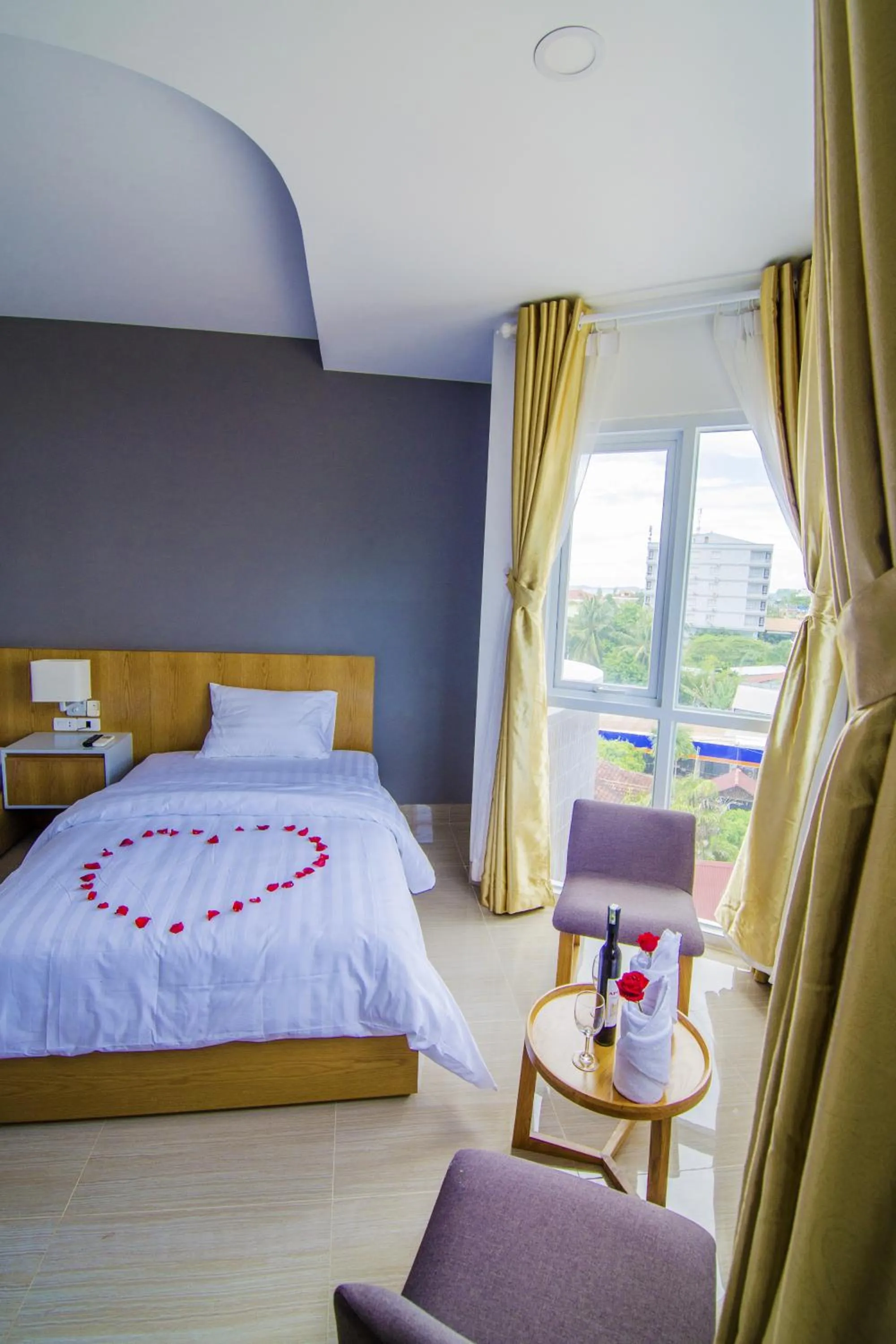 Bed in Sailing Hotel Phú Quốc