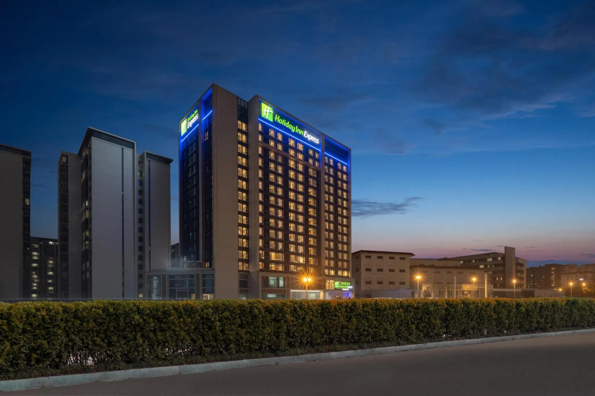 Property building in Holiday Inn Express Chengdu Shuangliu Chuanda Road by IHG