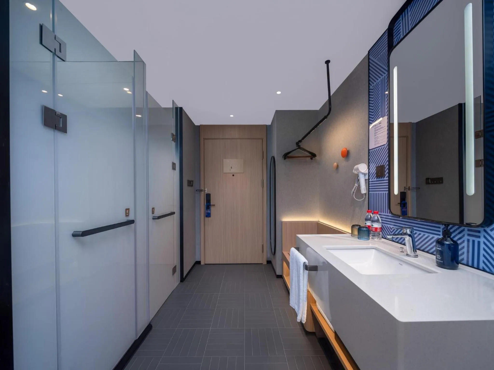 Standard Room with Two Single Beds in Holiday Inn Express Chengdu Shuangliu Chuanda Road by IHG