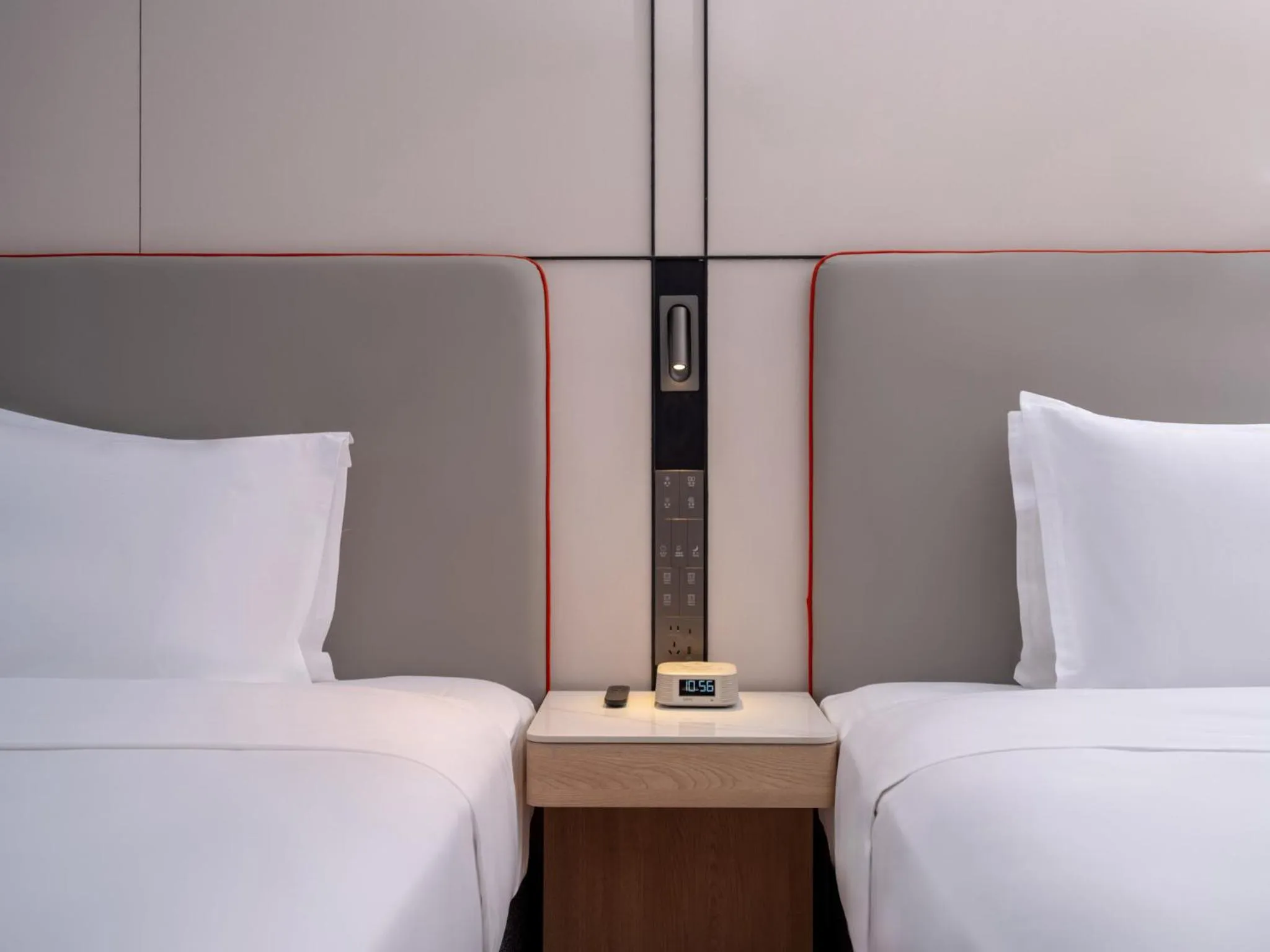 Standard Room with Two Single Beds in Holiday Inn Express Chengdu Shuangliu Chuanda Road by IHG