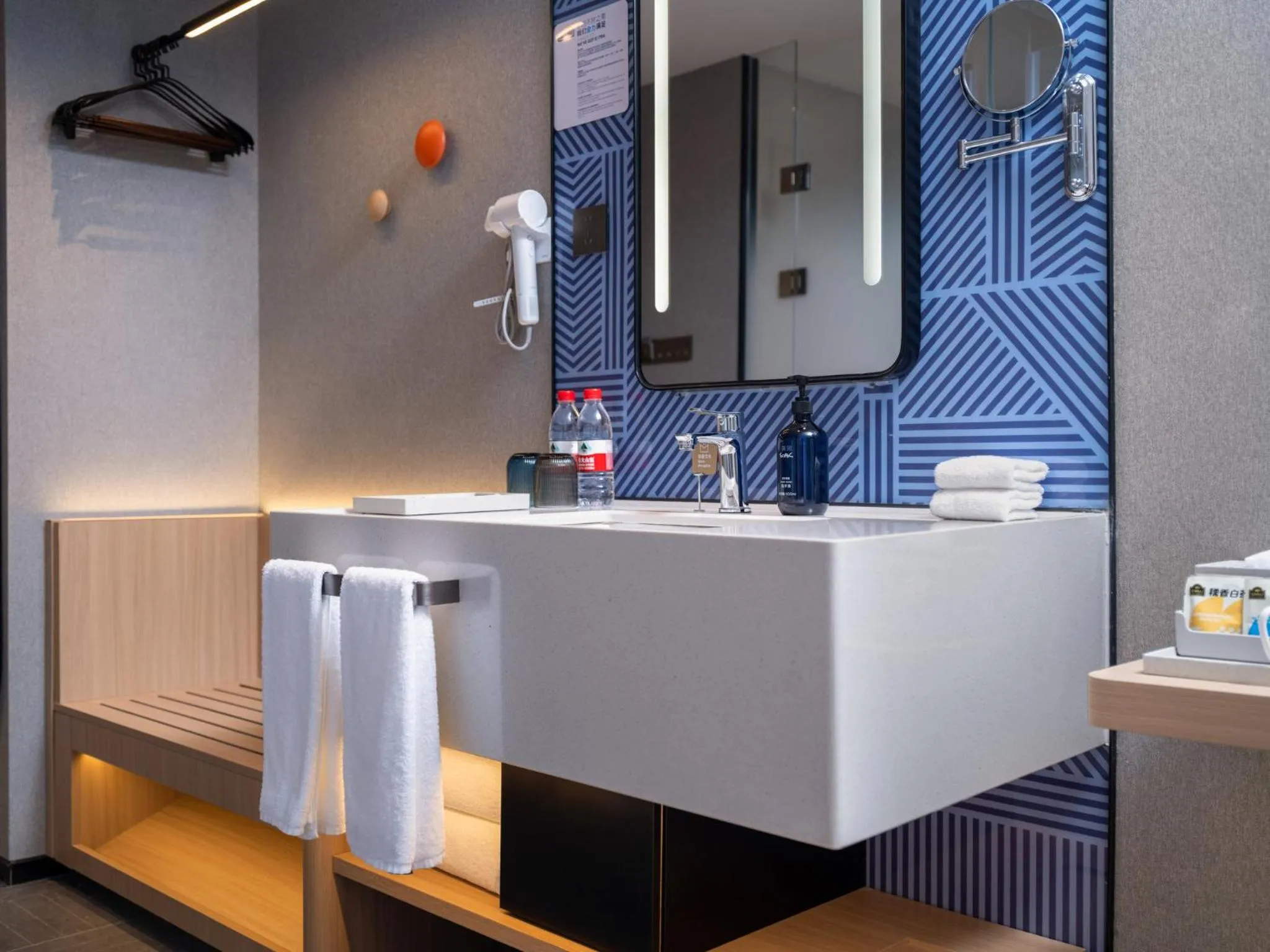 Standard Room with Two Single Beds in Holiday Inn Express Chengdu Shuangliu Chuanda Road by IHG