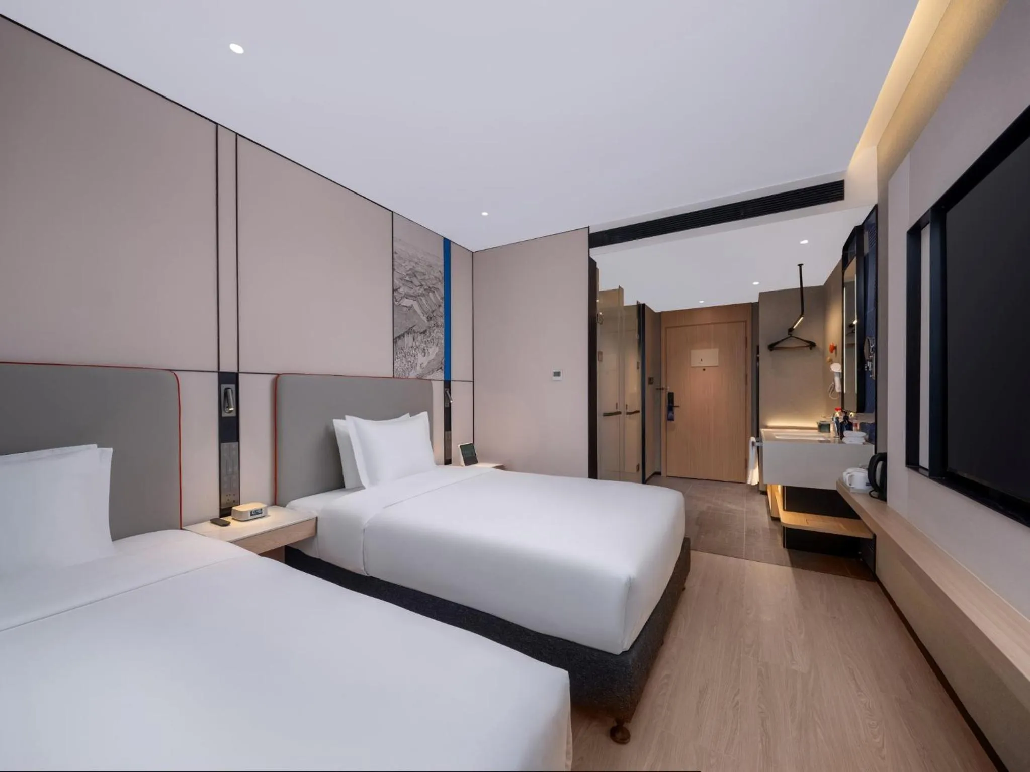 Standard Room with Two Single Beds in Holiday Inn Express Chengdu Shuangliu Chuanda Road by IHG