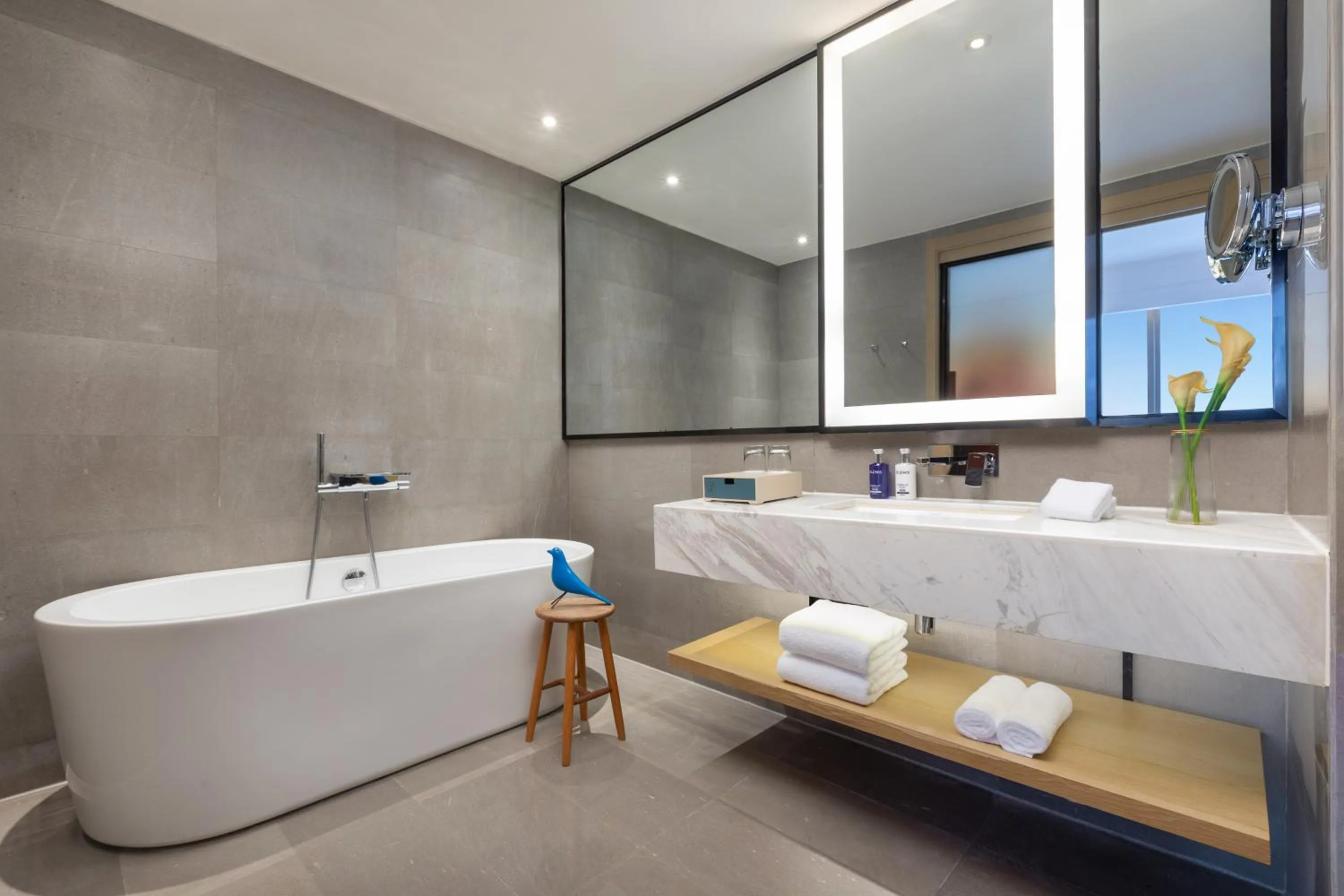 Bathroom in voco Chengdu High-Tech