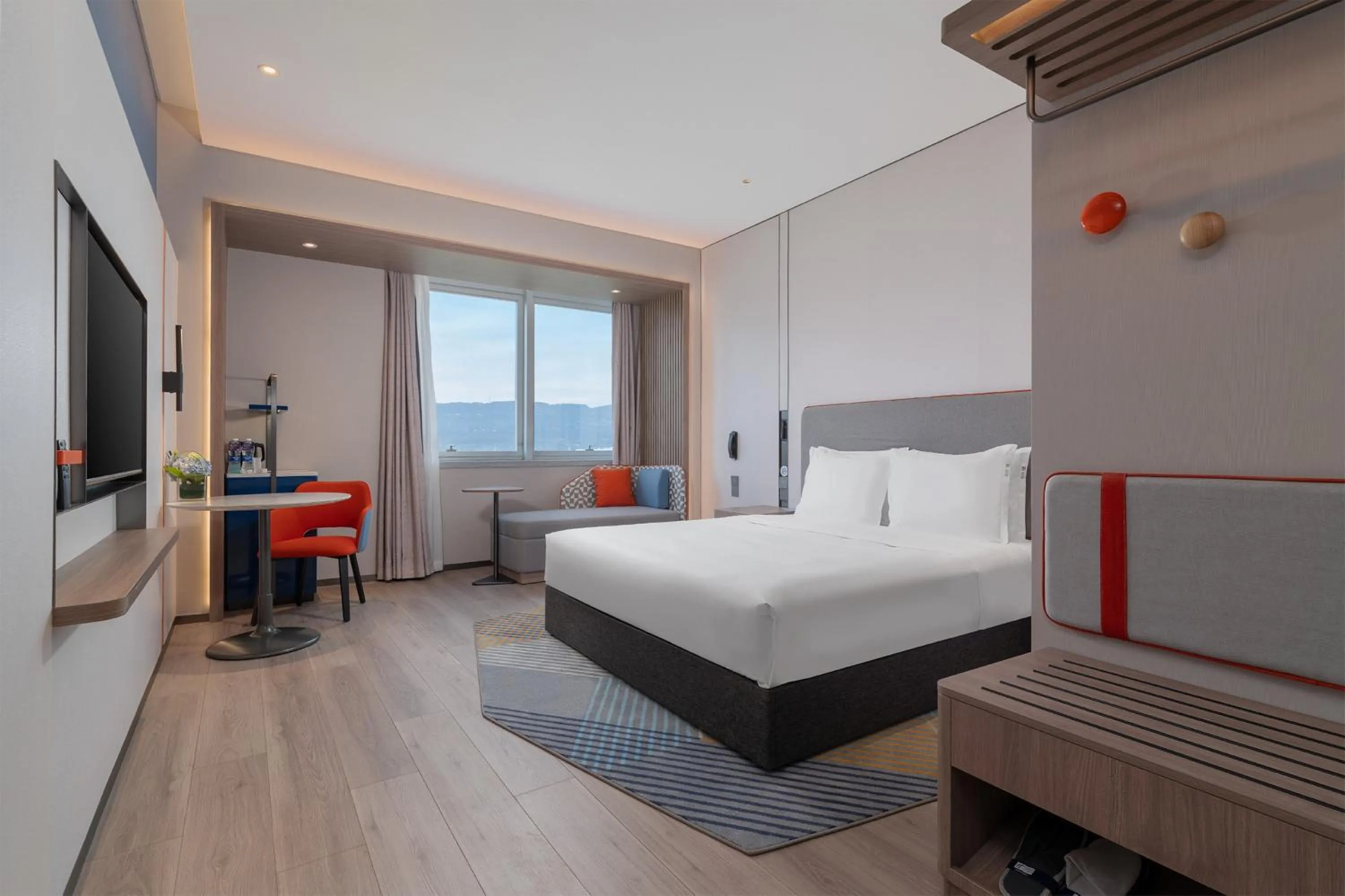Standard King Room in Holiday Inn Express Chongqing Liangjiang Yufu by IHG