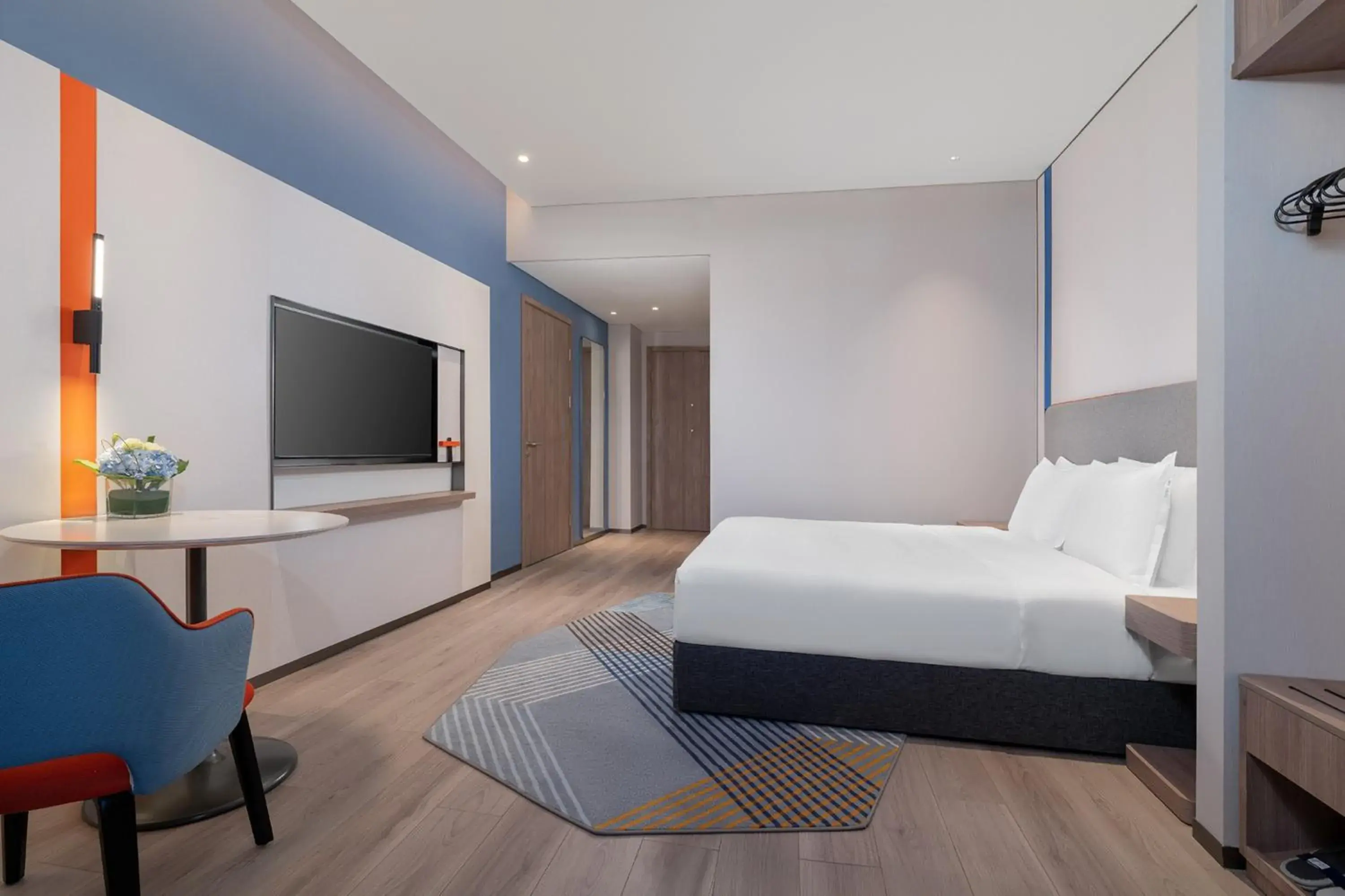 Standard King Room - Disability Access in Holiday Inn Express Chongqing Liangjiang Yufu by IHG Standard King Room - Disability Access in Holiday Inn Express Chongqing Liangjiang Yufu by IHG