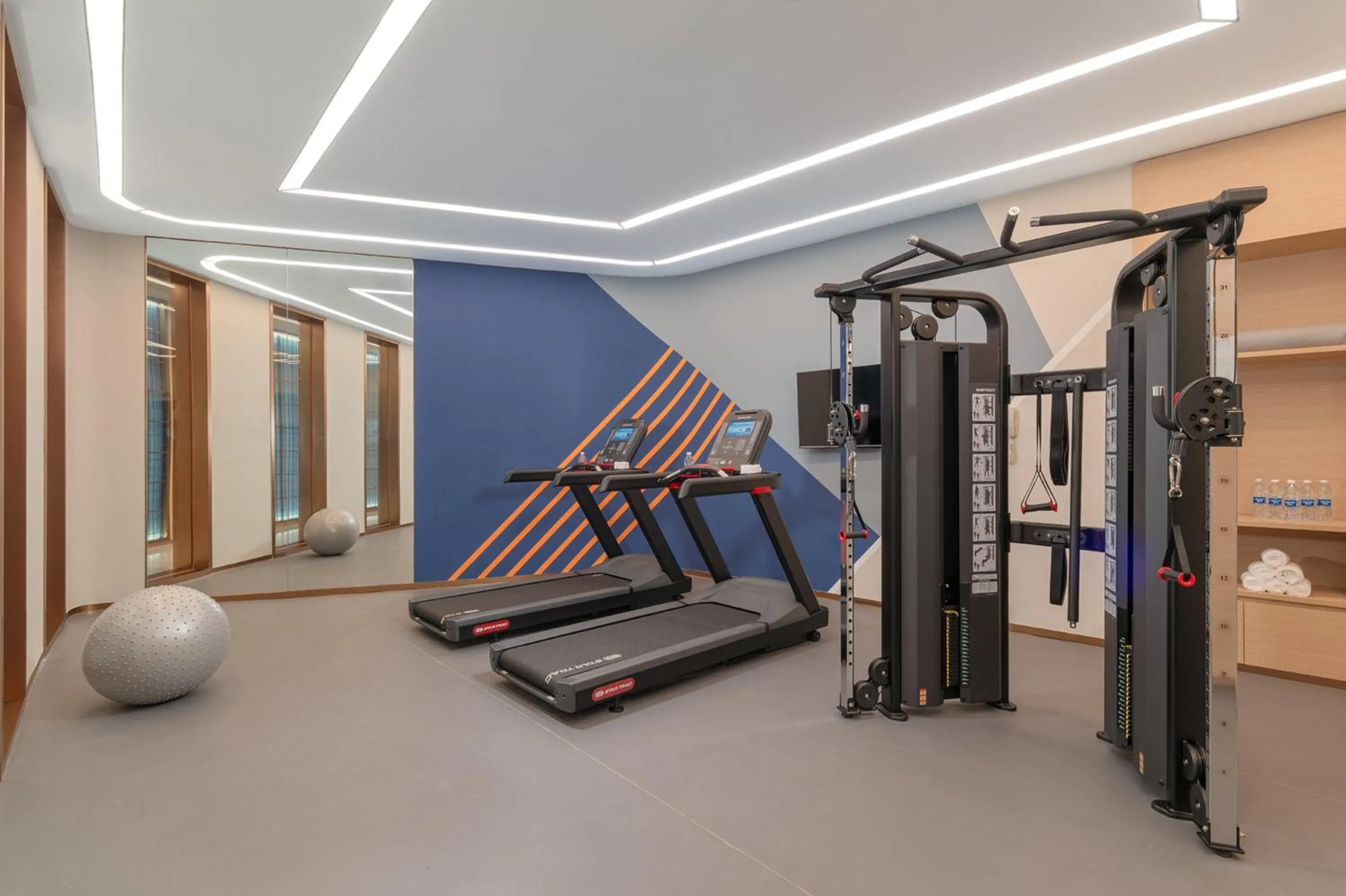 Spa and wellness centre/facilities in Holiday Inn Express Chongqing Liangjiang Yufu by IHG