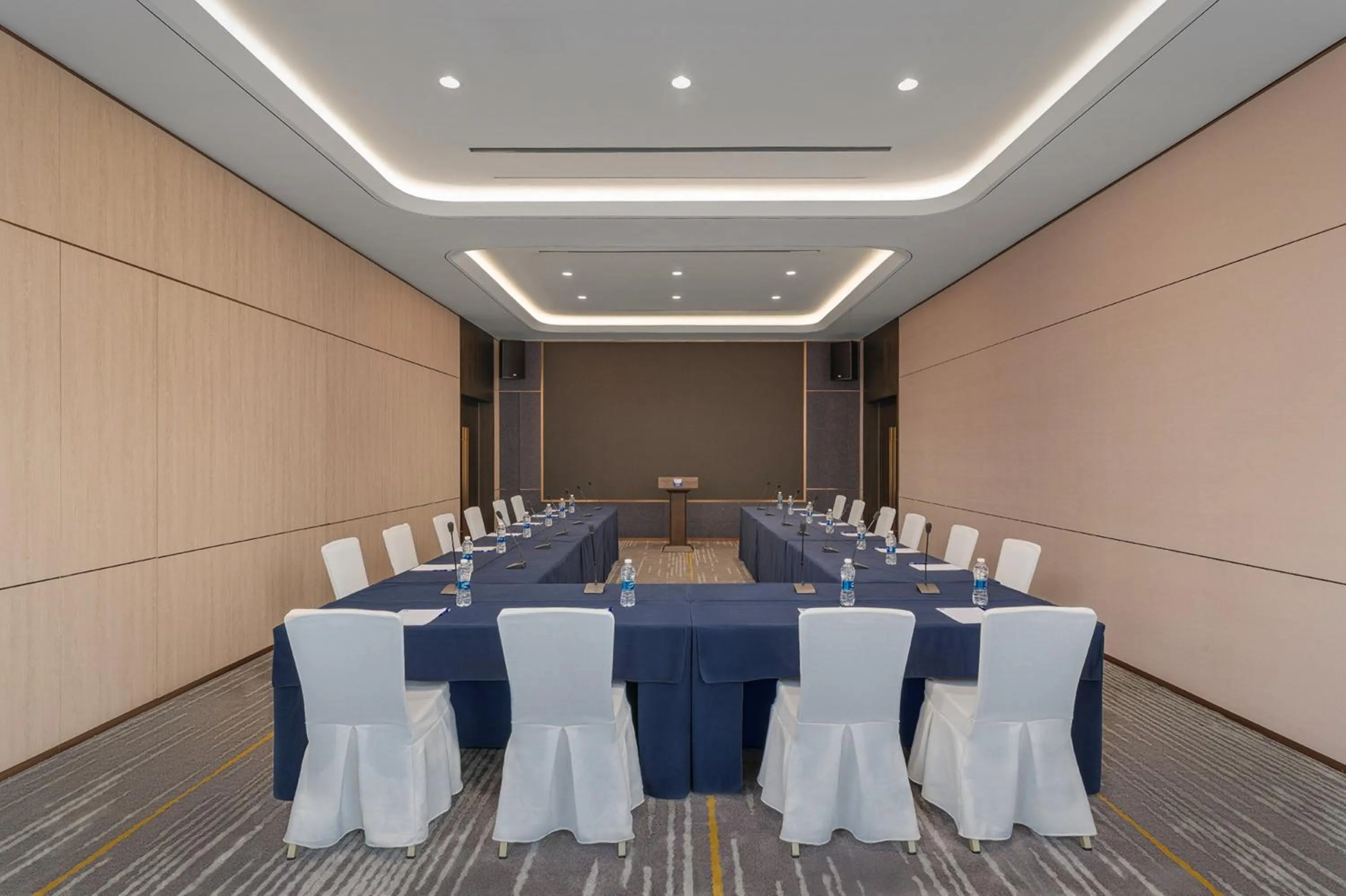 Holiday Inn Express Chongqing Liangjiang Yufu by IHG