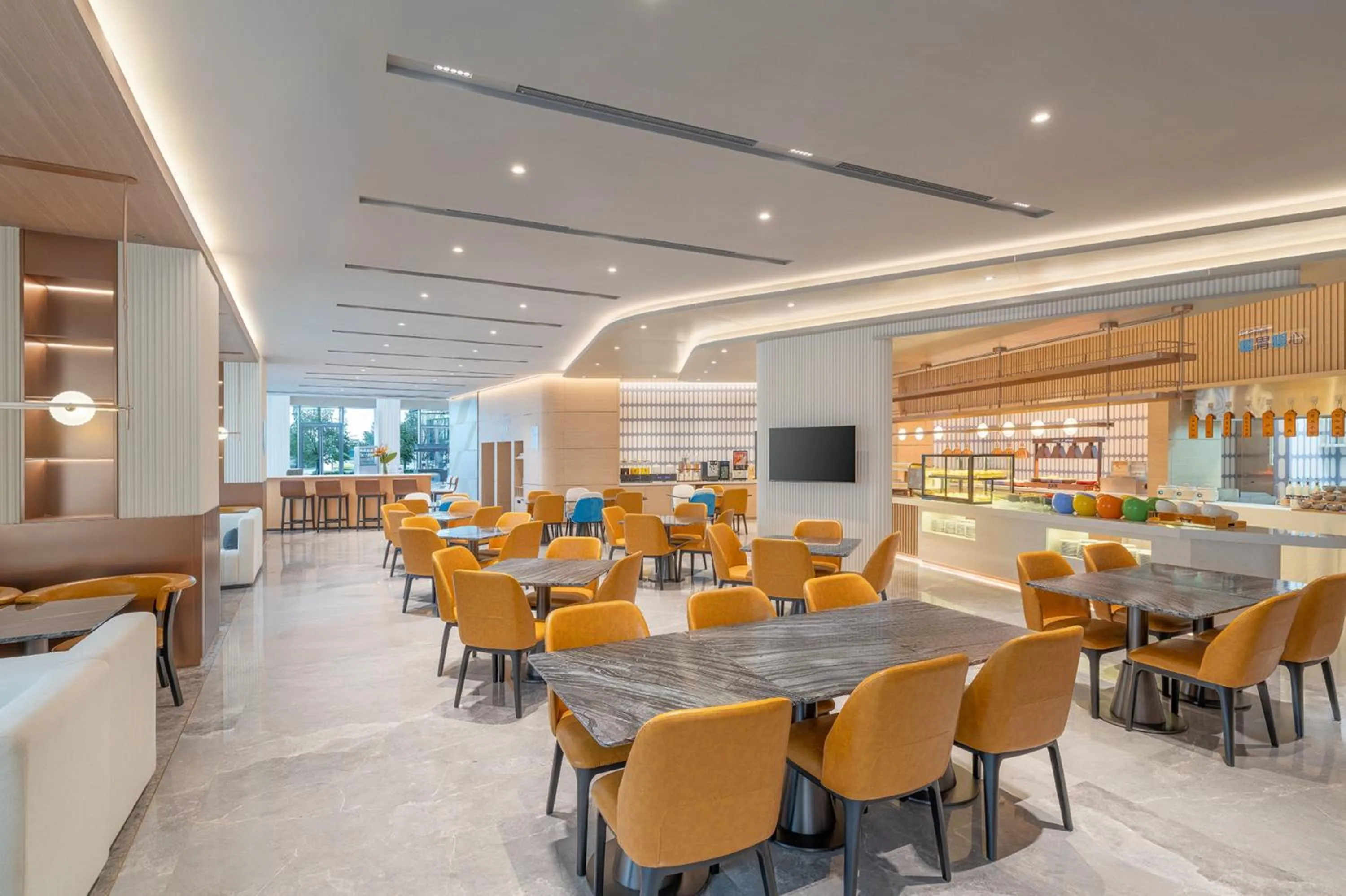 Restaurant/places to eat in Holiday Inn Express Chongqing Liangjiang Yufu by IHG