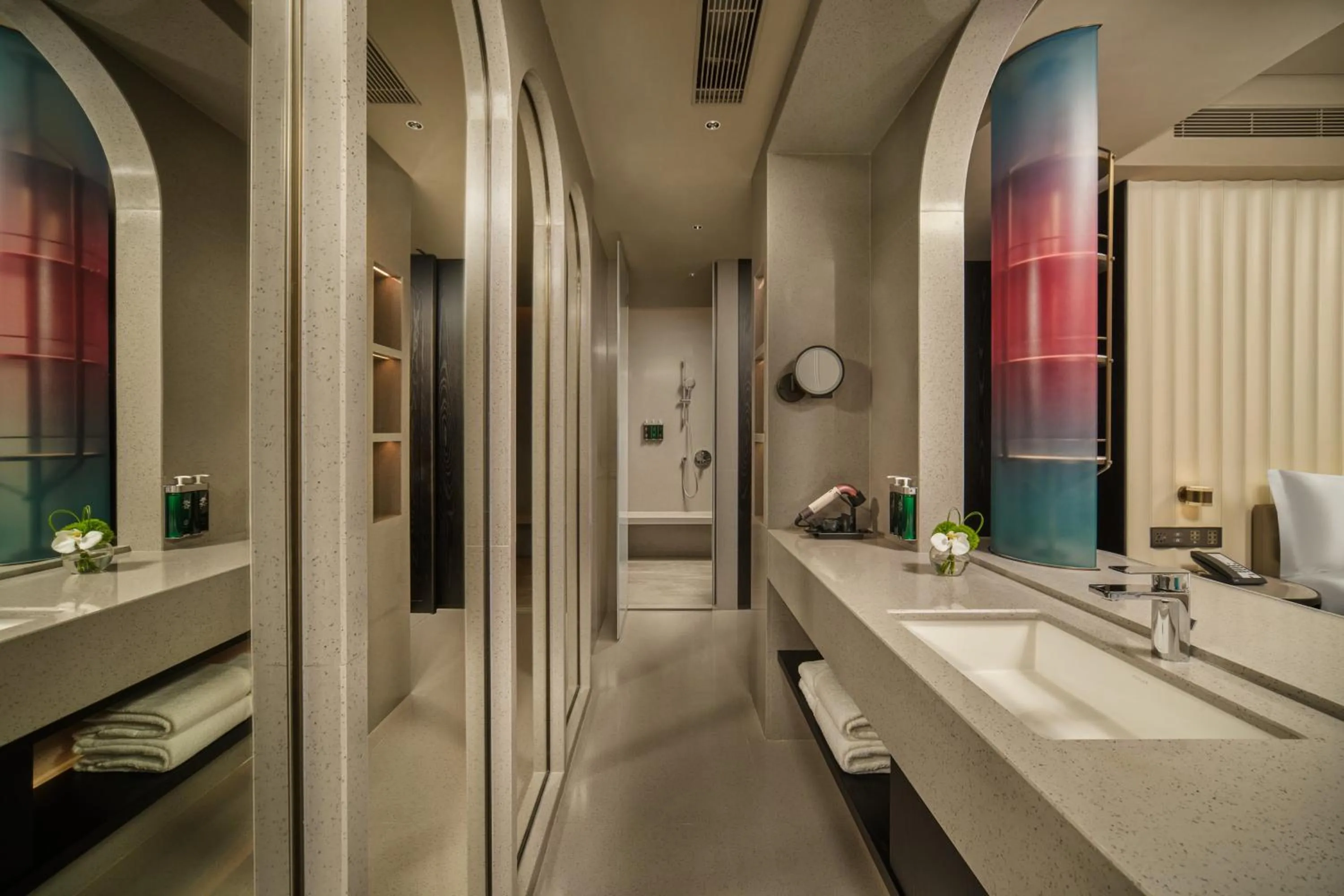 Photo of the whole room in Hotel Indigo Zhuhai Xiangzhou by IHG