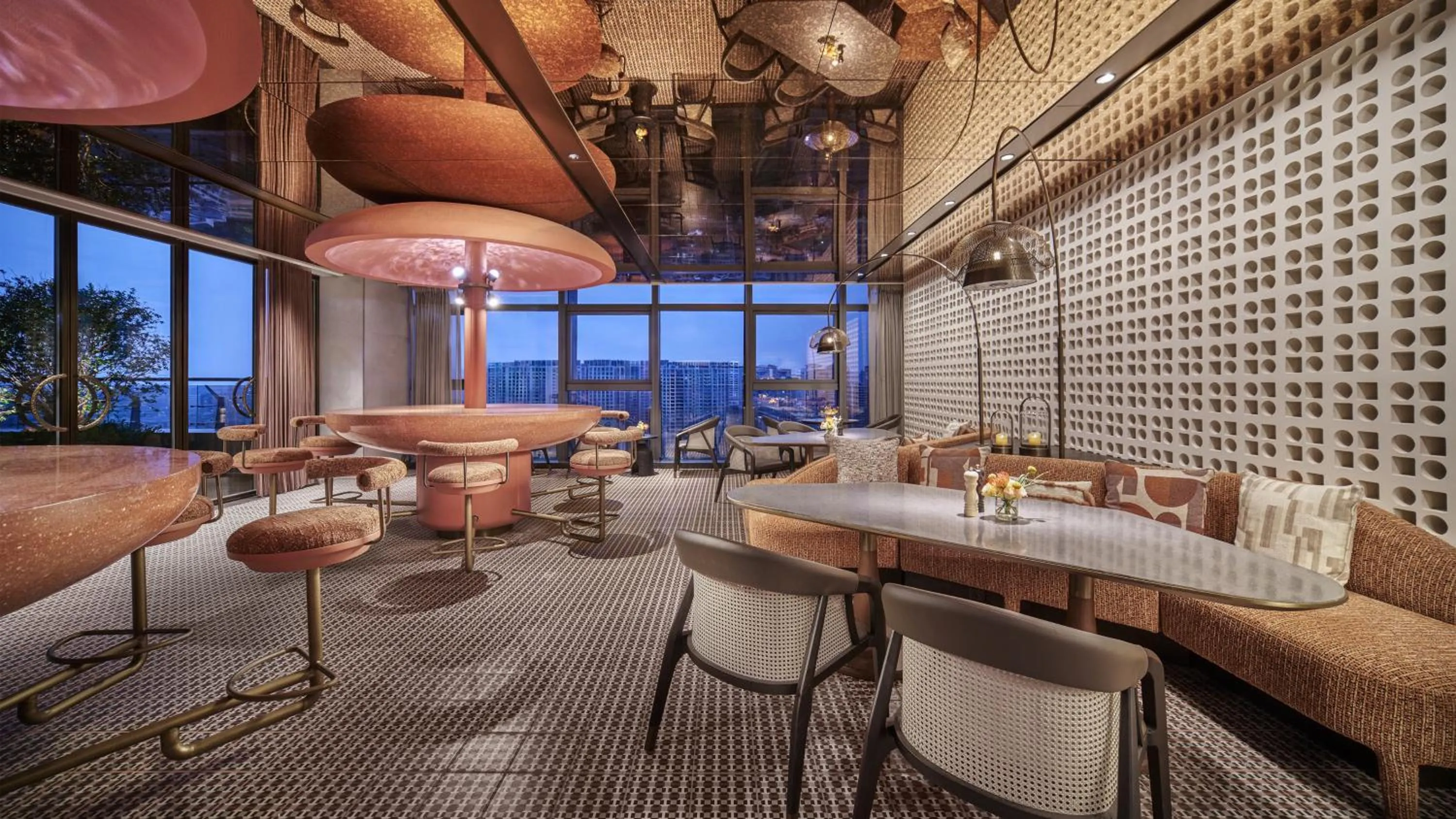 Lounge or bar in Hotel Indigo Zhuhai Xiangzhou by IHG