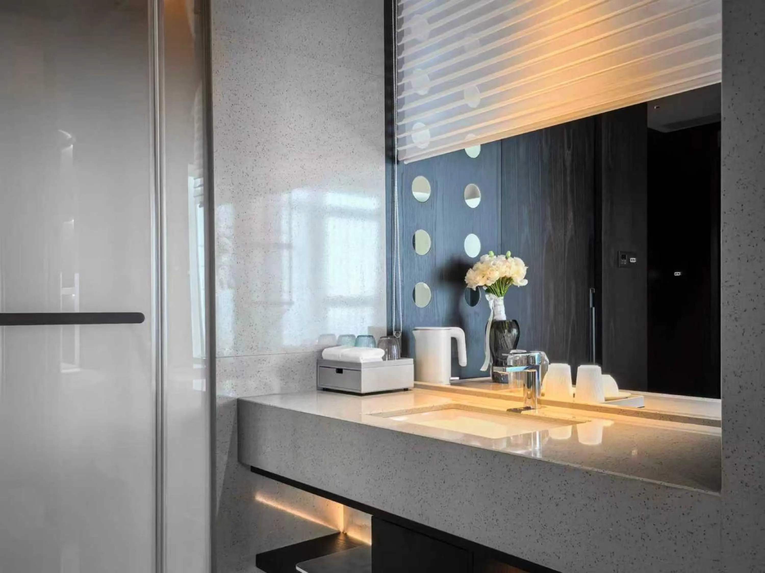 Photo of the whole room in Hotel Indigo Zhuhai Xiangzhou by IHG