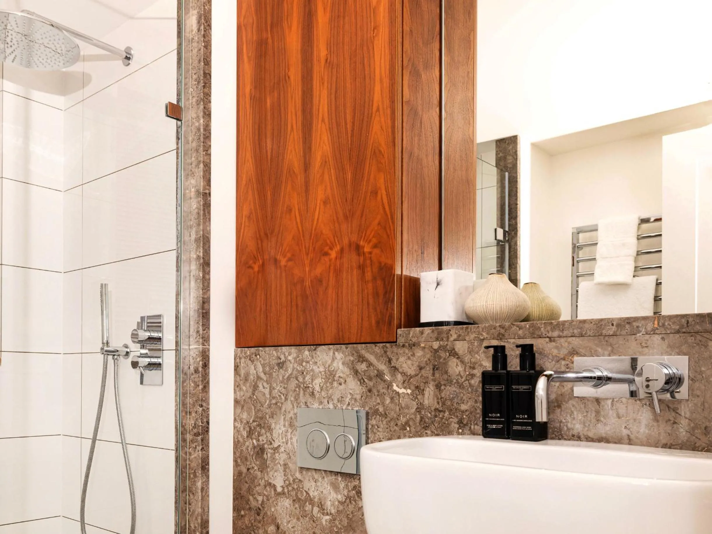 Shower in The Marlo