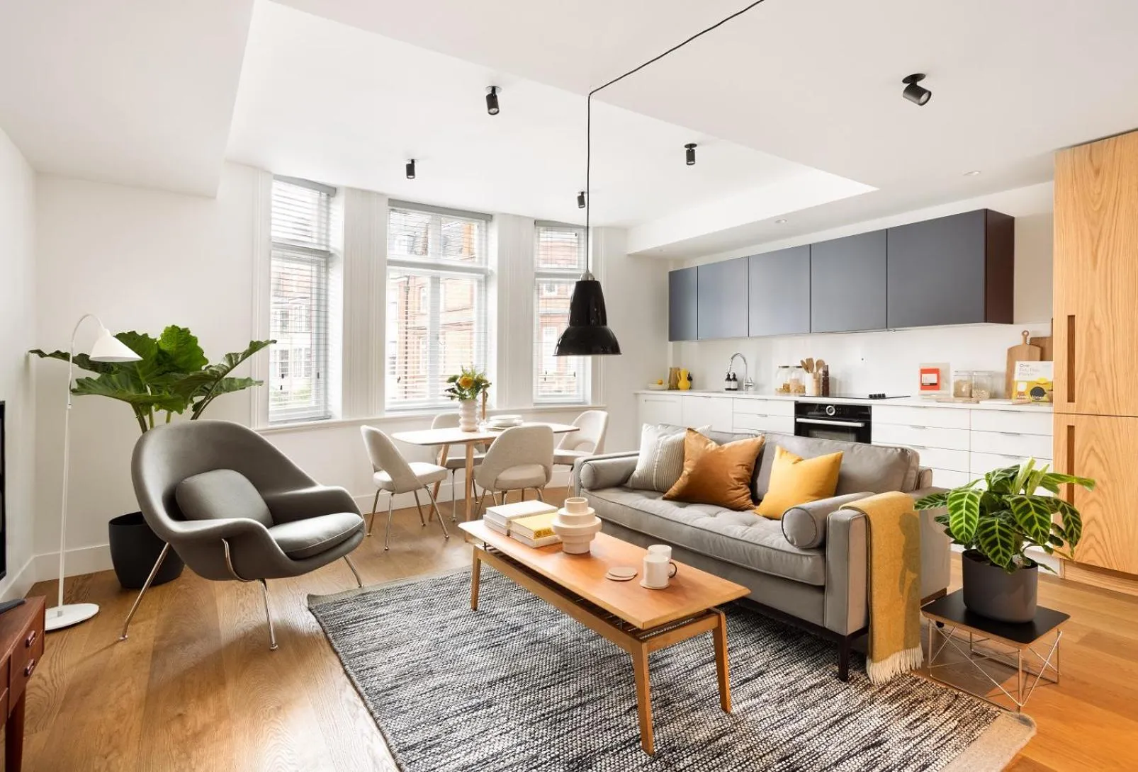 Kitchen or kitchenette in The Marlo