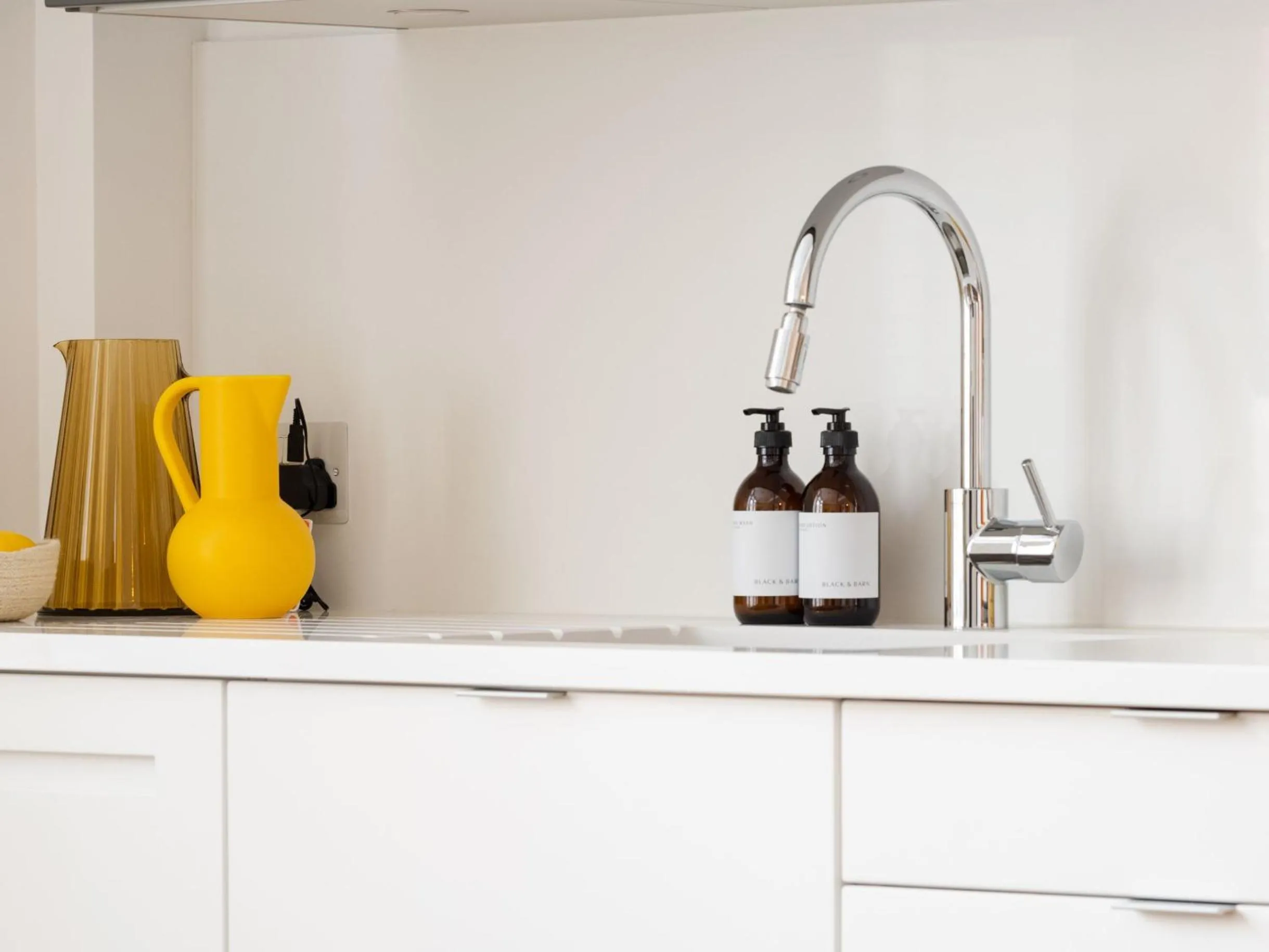 Kitchen or kitchenette in The Marlo