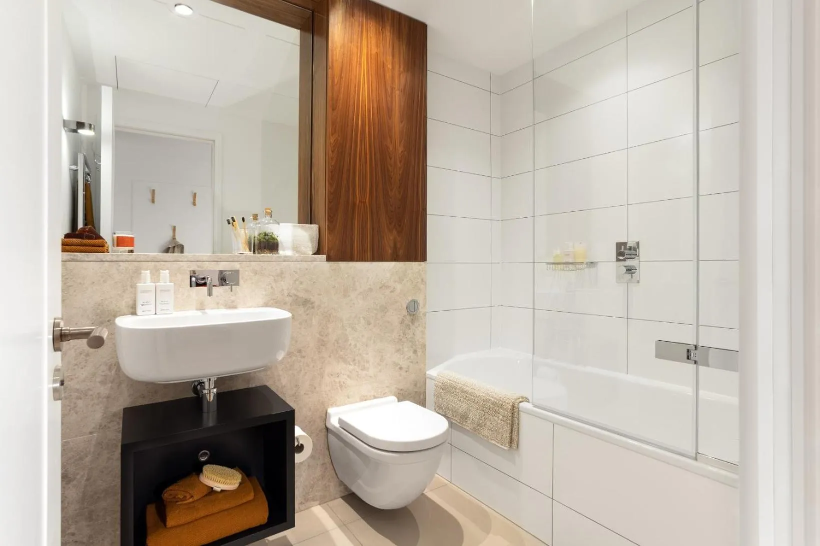 Shower in The Marlo
