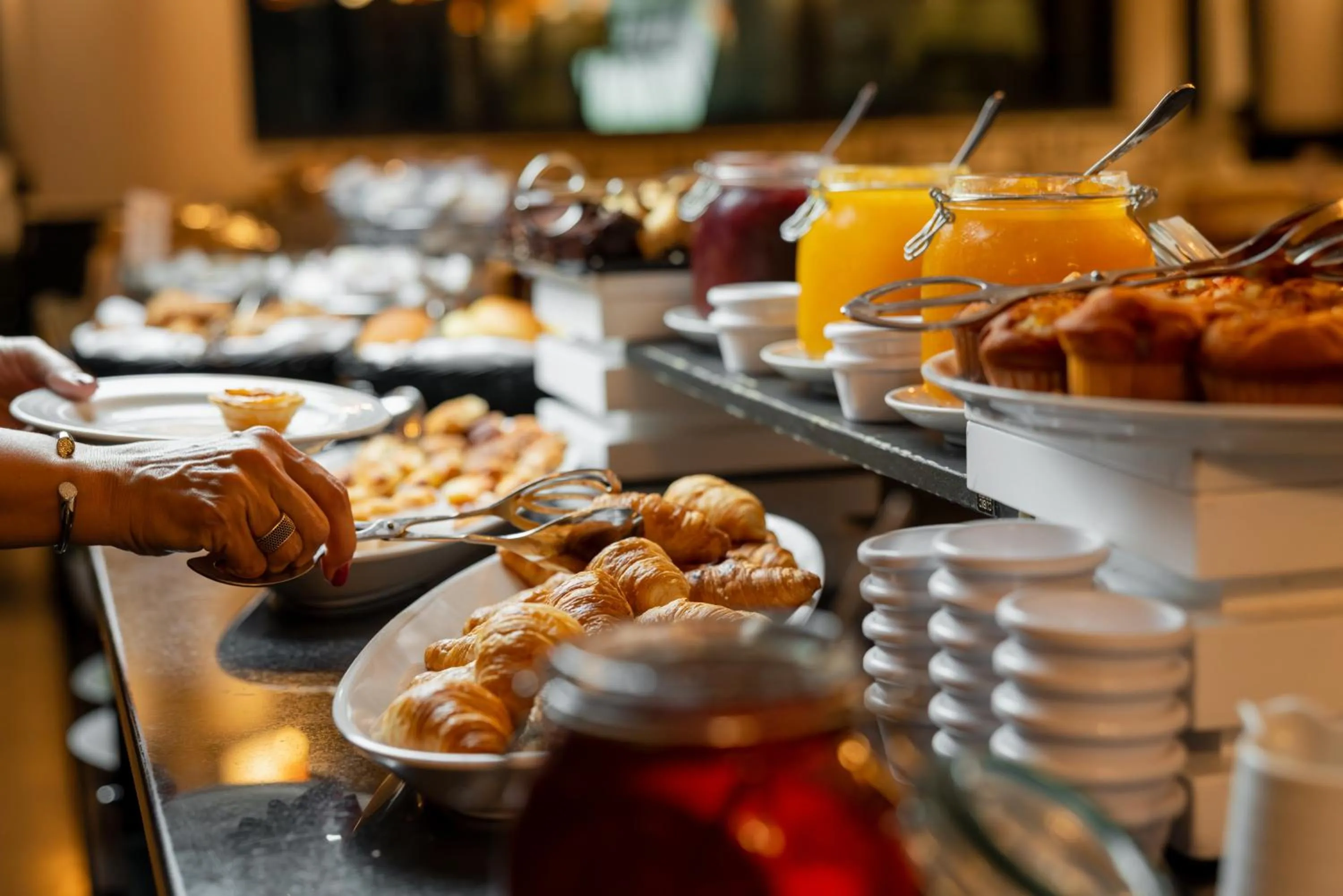 Buffet breakfast in Castanheiro Boutique Hotel
