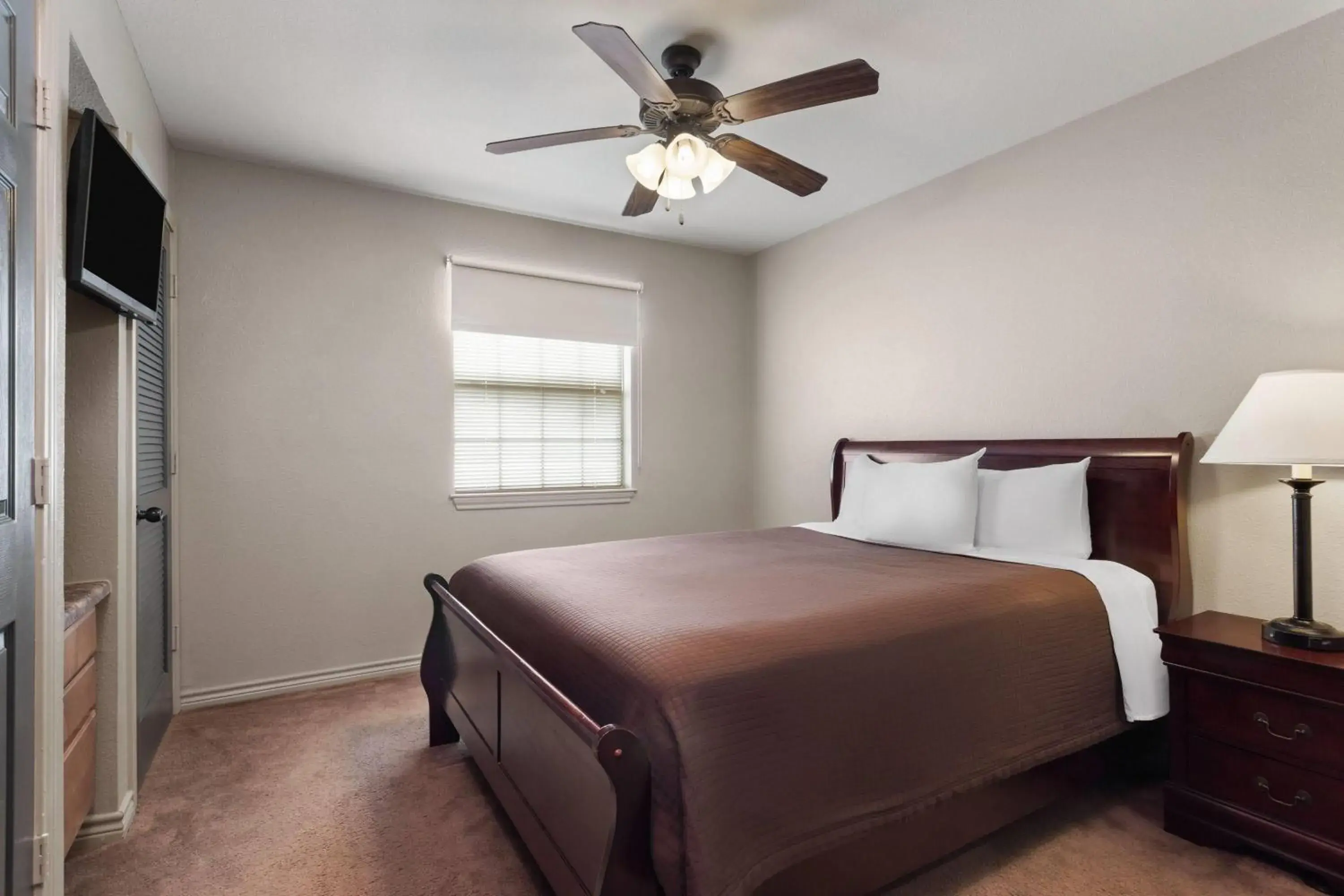 Photo of the whole room, Bed in Eagle's Den Suites Big Spring a Travelodge by Wyndham Photo of the whole room, Bed in Eagle's Den Suites Big Spring a Travelodge by Wyndham