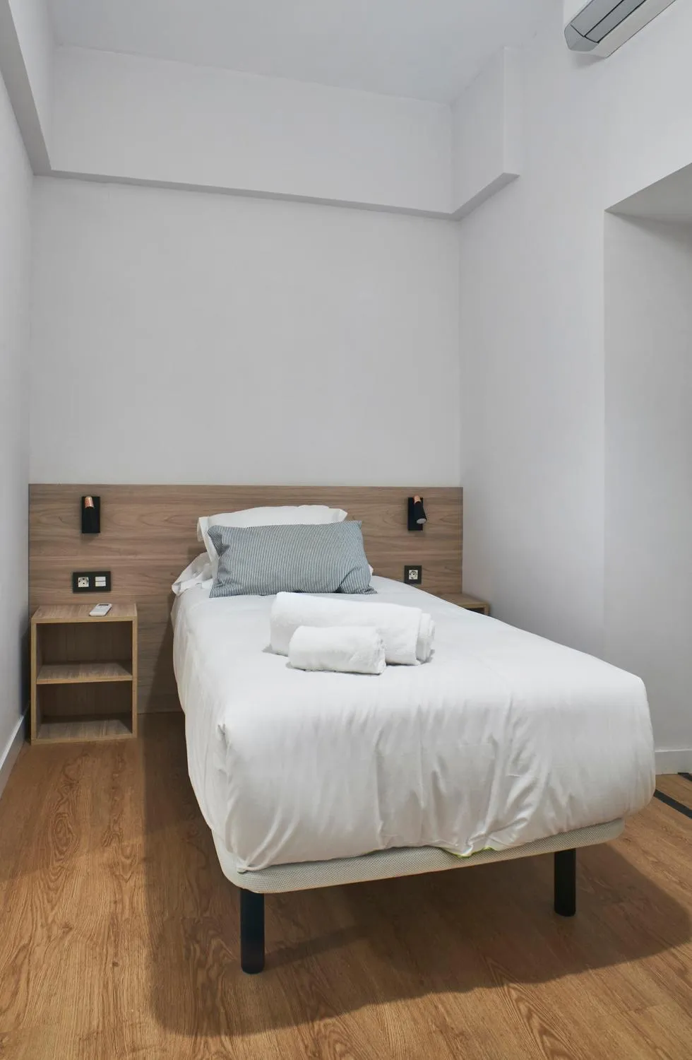 Bedroom, Bed in Slow Suites Luchana