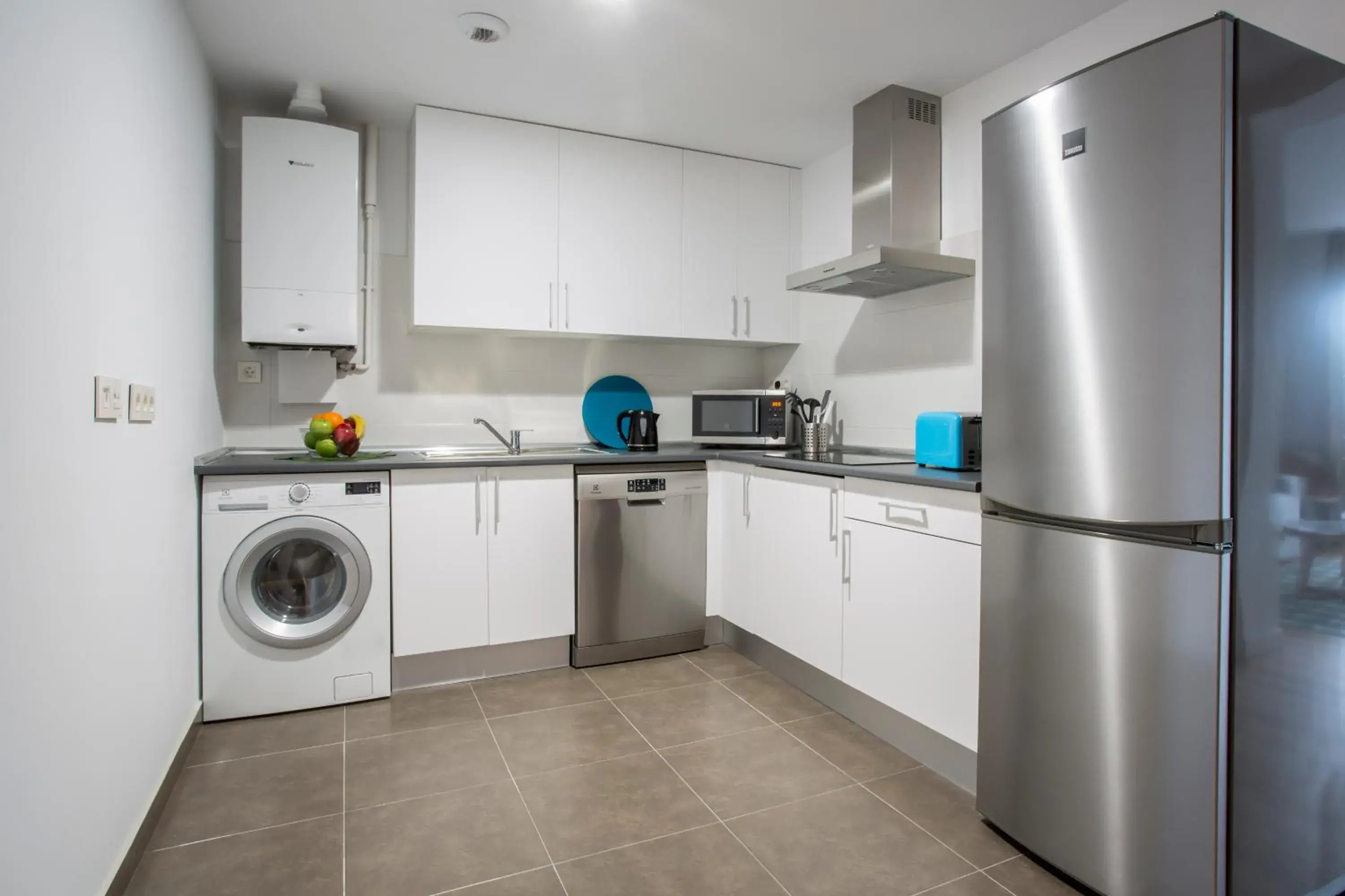 Deluxe Four-Bedroom Apartment in Slow Suites Luchana Deluxe Four-Bedroom Apartment in Slow Suites Luchana