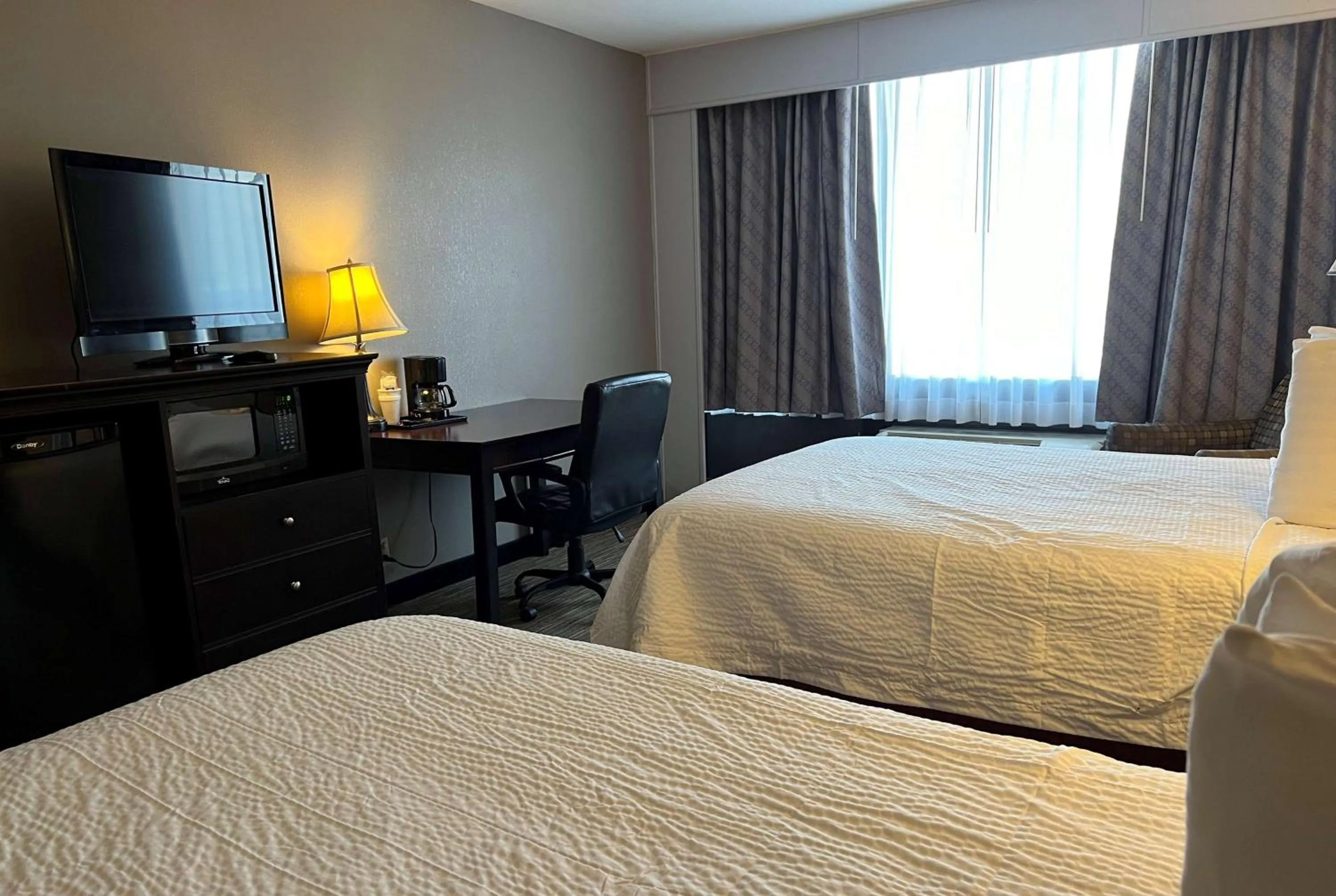 Photo of the whole room in Days Inn by Wyndham Pittsburg KS