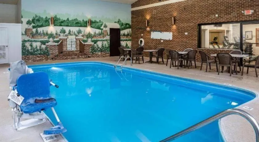 Quality Inn & Suites Zanesville City Center