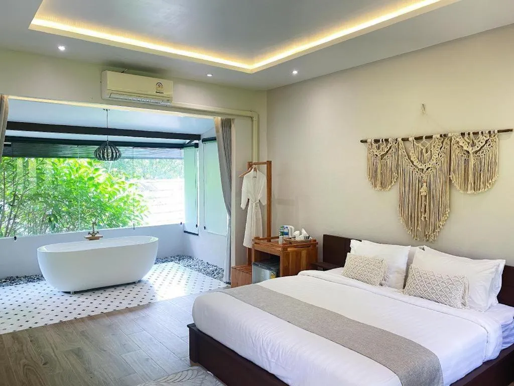 Bed in Khaopubpa Resort