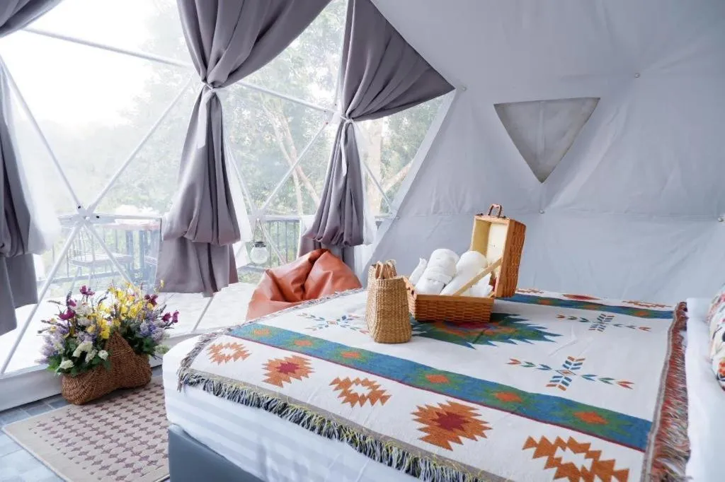 Bed in Khaopubpa Resort