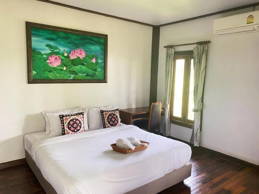 Bed in Khaopubpa Resort