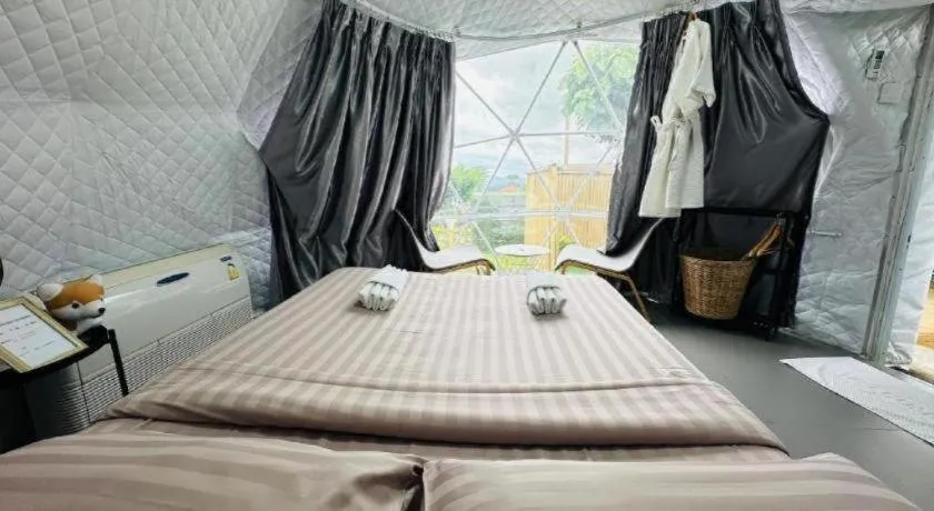 Bed in Stratus Resort