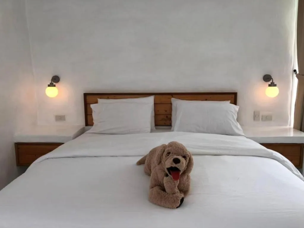 Bed in Samunthitar Resort