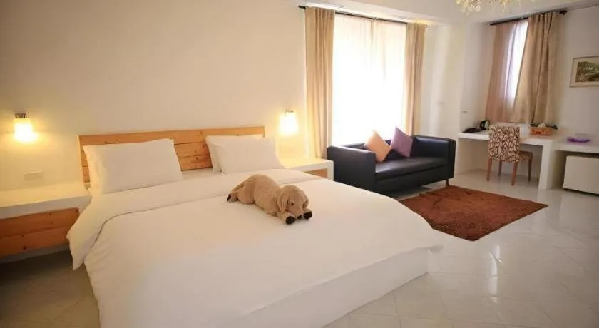 Bed in Samunthitar Resort