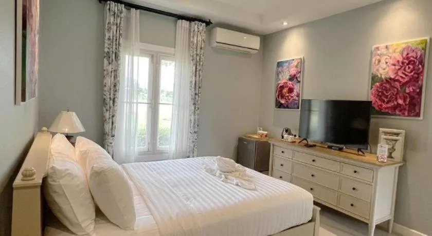 Bed in SailomResortKhaoyai