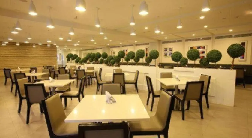 Hotel Minerva Grand
