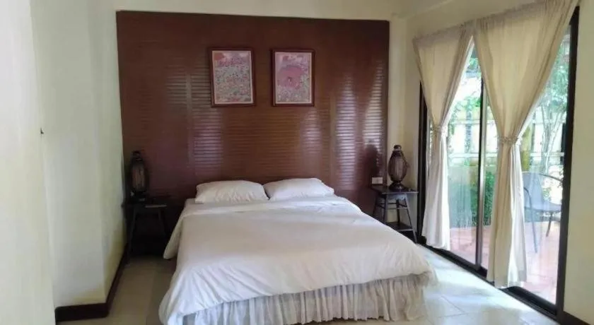 Bed in Baan Suan Amphawa