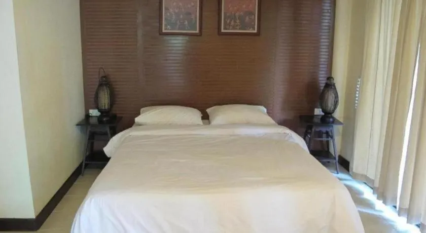 Bed in Baan Suan Amphawa