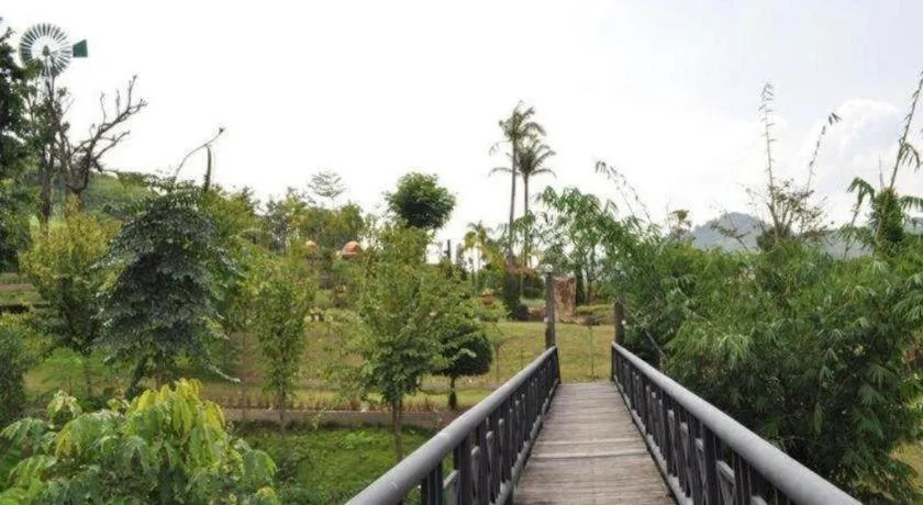 Dern Din Du Dao Resort