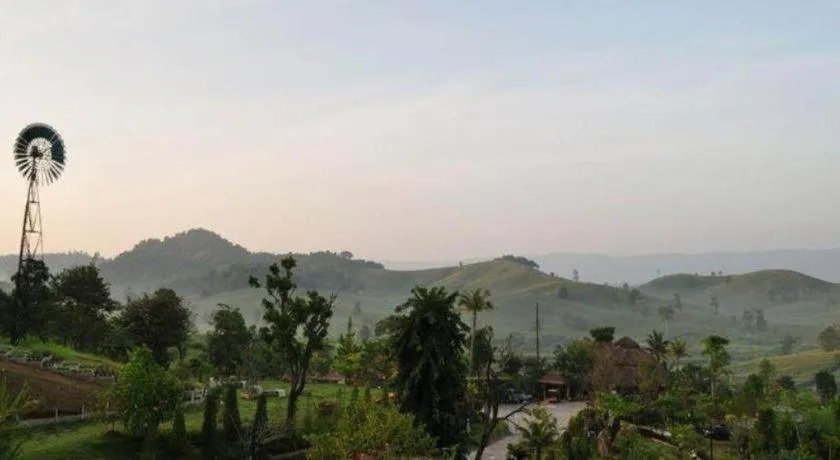 Dern Din Du Dao Resort