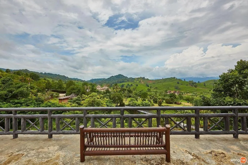 Dern Din Du Dao Resort