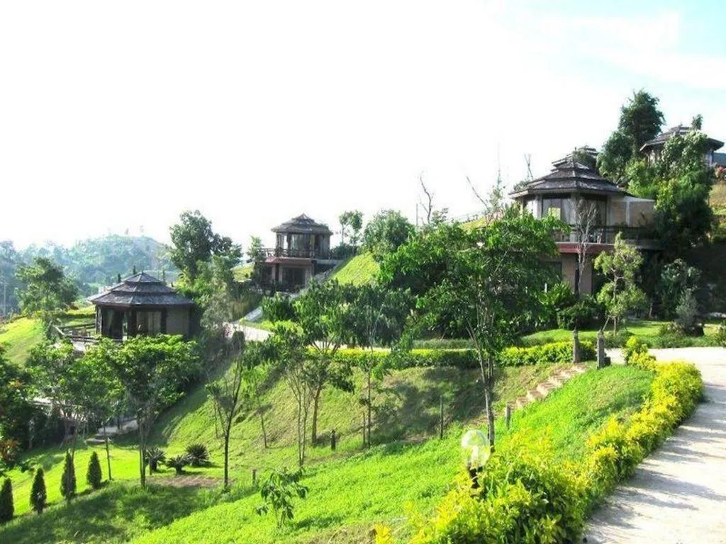 Dern Din Du Dao Resort