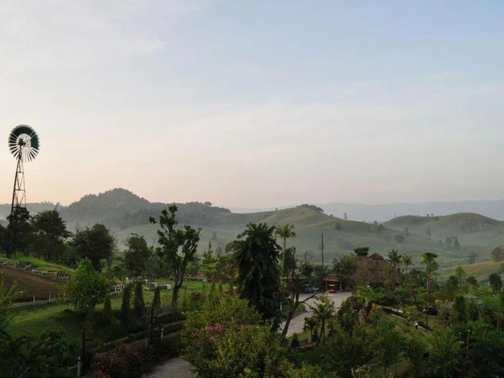 Dern Din Du Dao Resort