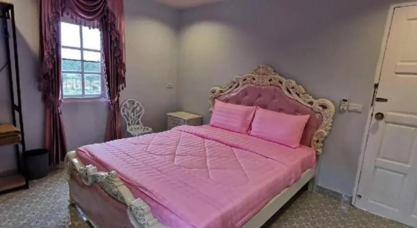 Bed in Chateau de Erawan
