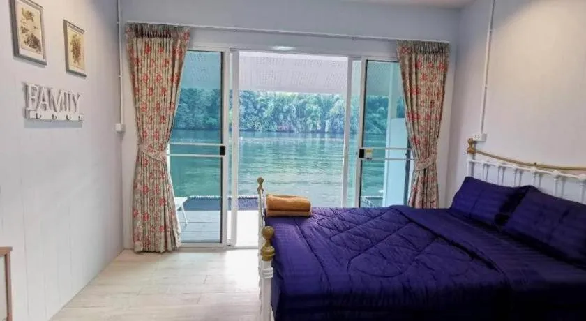 Bed in Chateau de Erawan