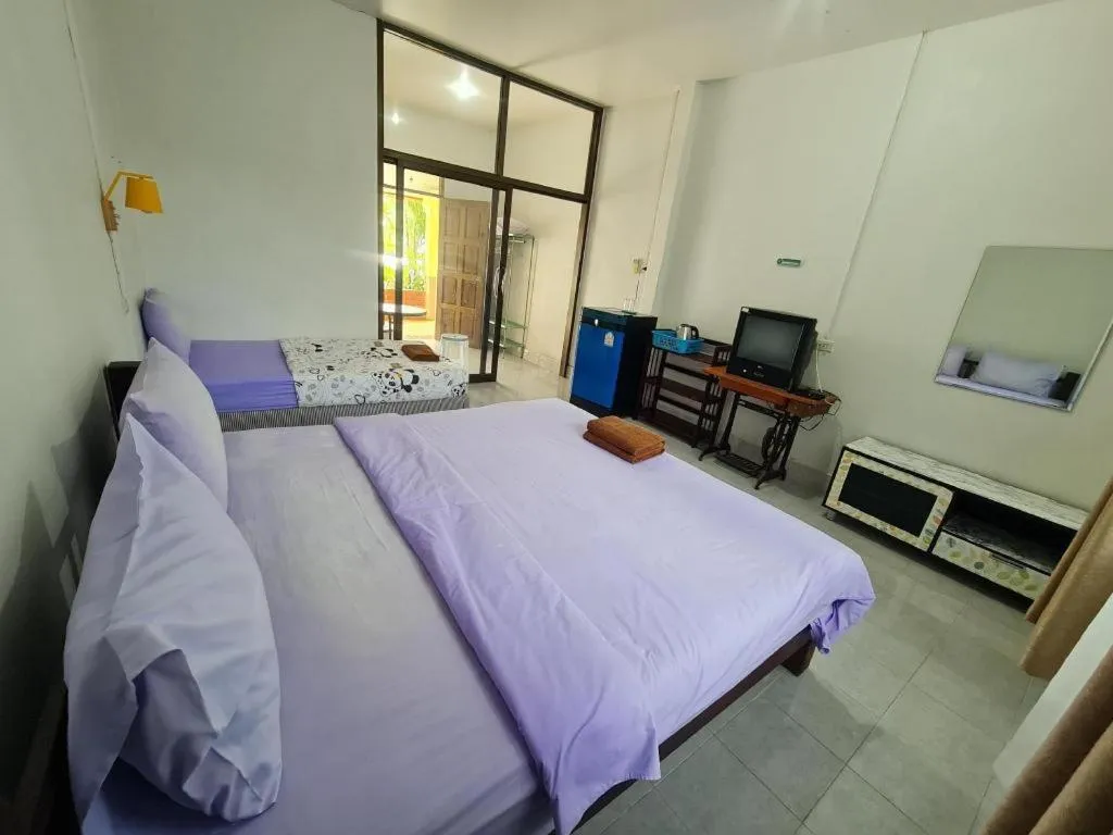 Bed in Khemthong Resort 9